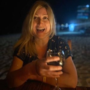 Meet your Posher, Véronique